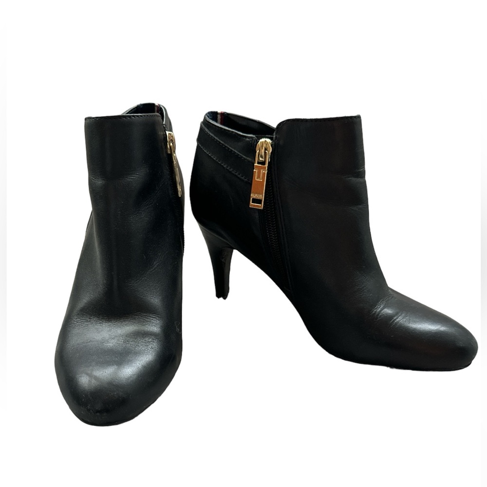 Tommy Hilfiger black leather ankle booties